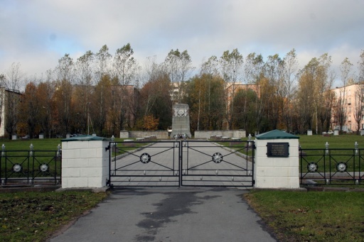 В Санкт-Петербурге проведут реконструкцию воинского кладбища «Дачное»
