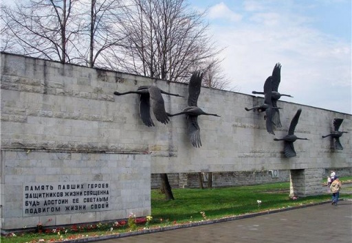 В Санкт-Петербурге отреставрируют мемориал «Журавли» и откроют Вечный огонь