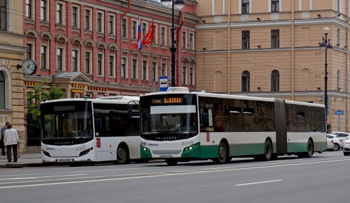 К санкт-петербургским кладбищам пустят дополнительные автобусы в дни праздников