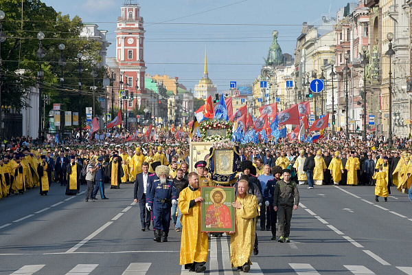 Могилы небесных покровителей Санкт-Петербурга