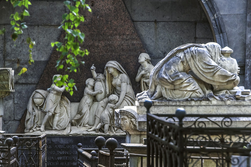 Лазаревское кладбище в Санкт-Петербурге