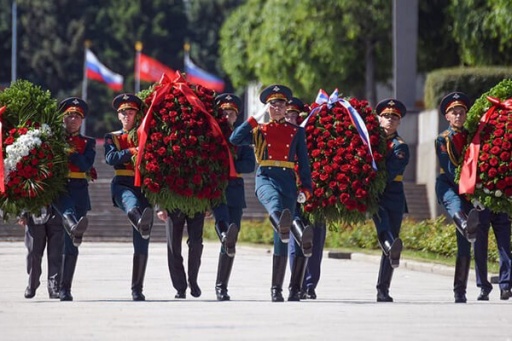 На мемориальном кладбище в Санкт-Петербурге состоялось мероприятие в честь павших воинов